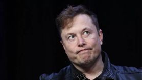 Elon Musk booed at Chappelle standup show